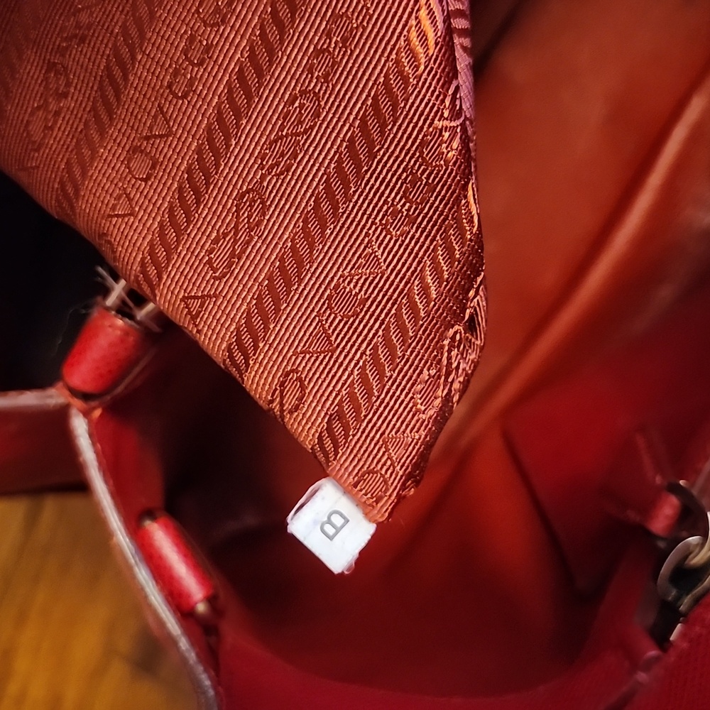 💯Authentic Red Prada Cuir Promenade Front Zip Tote Saffiano Leather Large - Picture 4 of 10